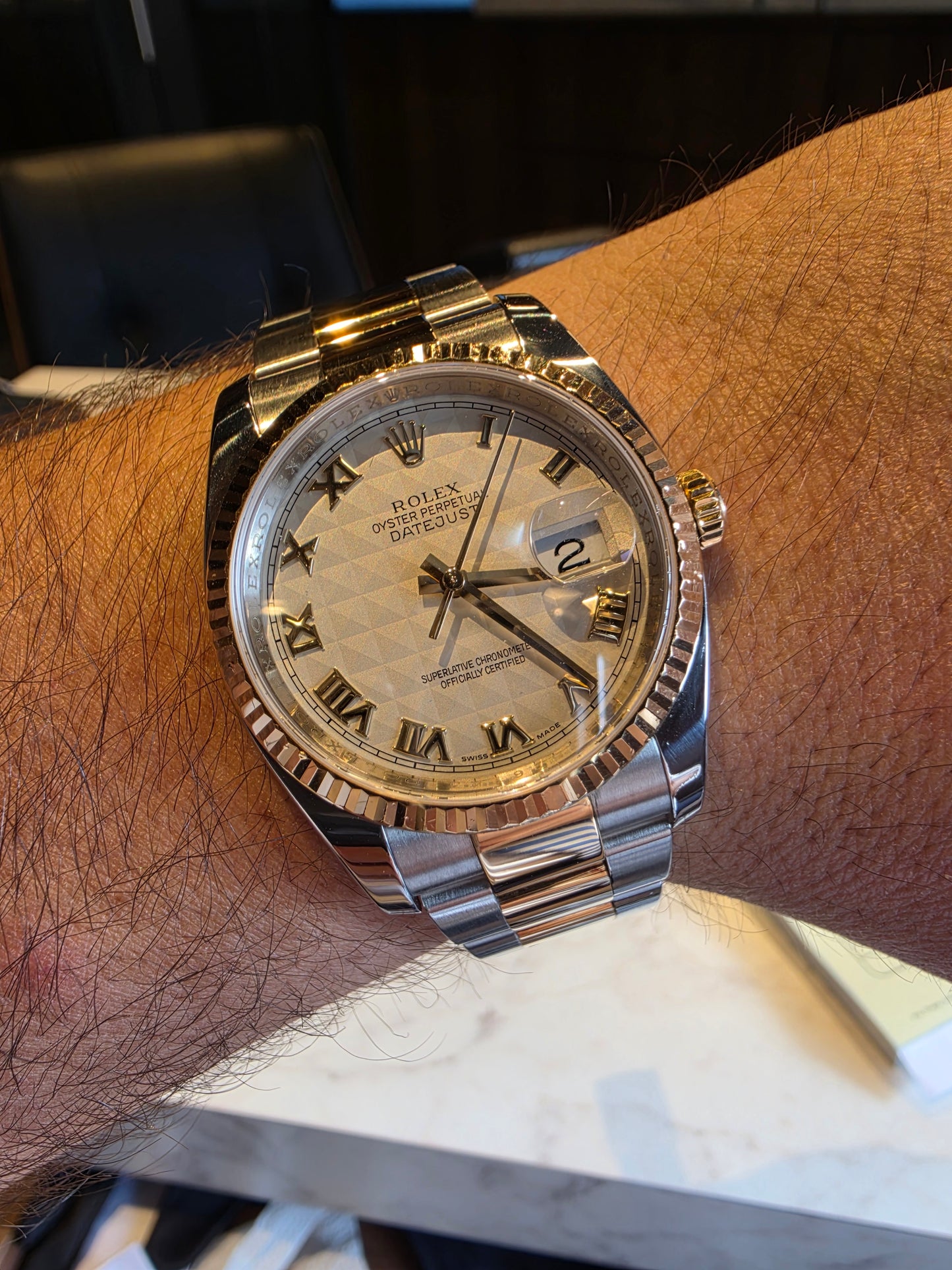 Rolex Datejust 36 Ref. 116233 – Esfera Pyramids | Malla Oyster | Con Estuche