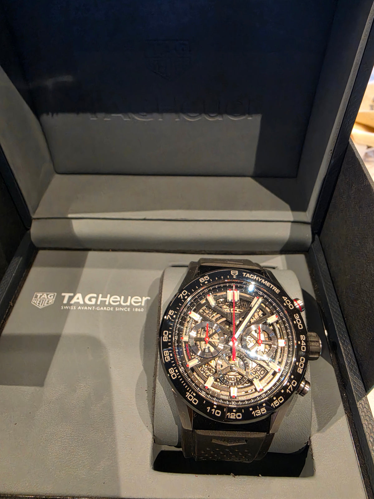 TAG Heuer Carrera CV2A10 — Esfera Skeleton, Año 2021, Full Set